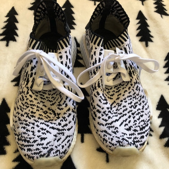 adidas Shoes - Adidas Primeknit NMD R1 Shoes✖️ON HOLD